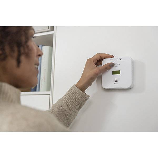 Kohlenmonoxid-Warnmelder HxBxT 30 x 110 x 110 mm reinweiß. 775032 49 Warnmelder