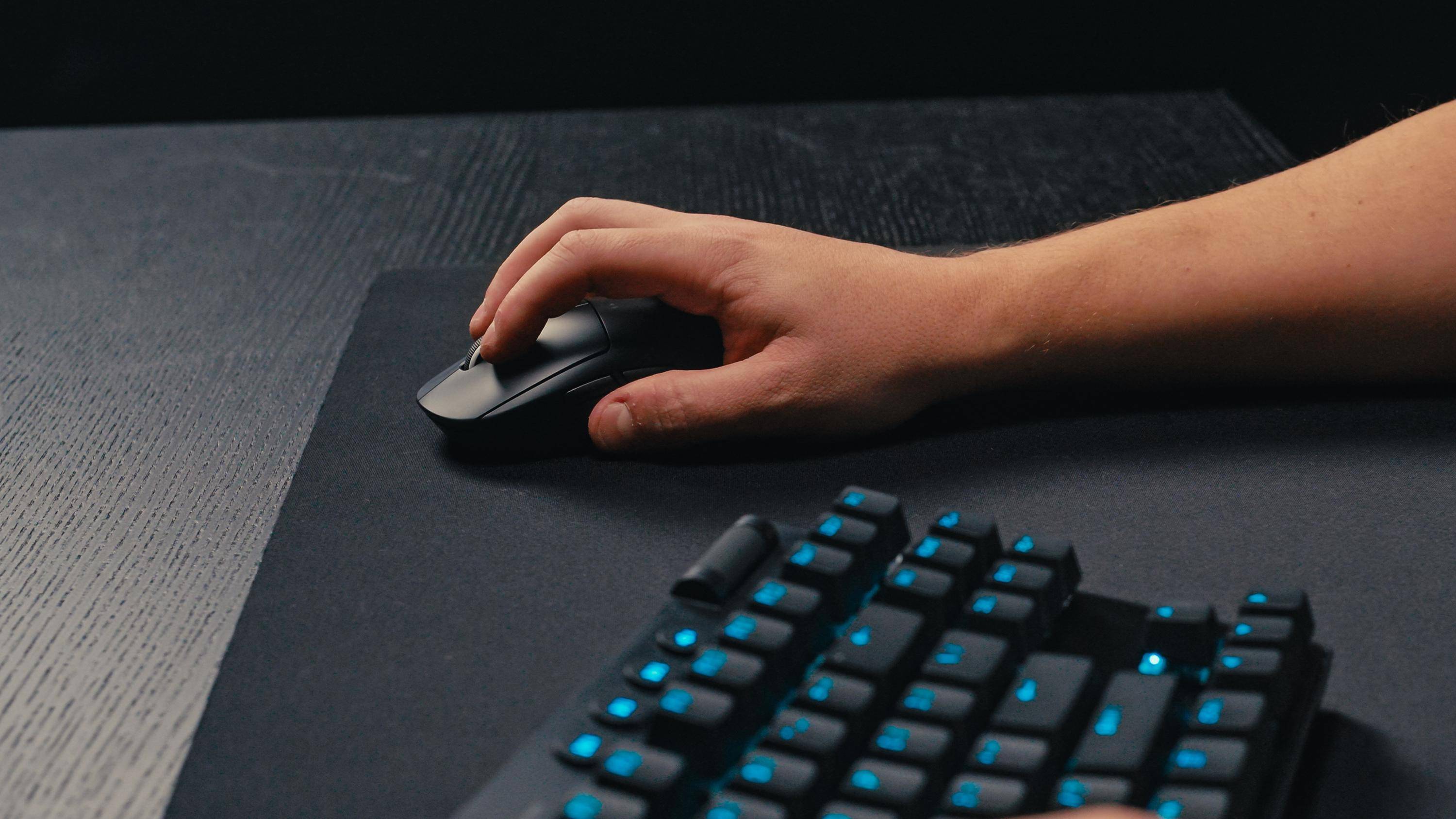Logitech G PRO X SUPERLIGHT 2 - Maus - Gaming