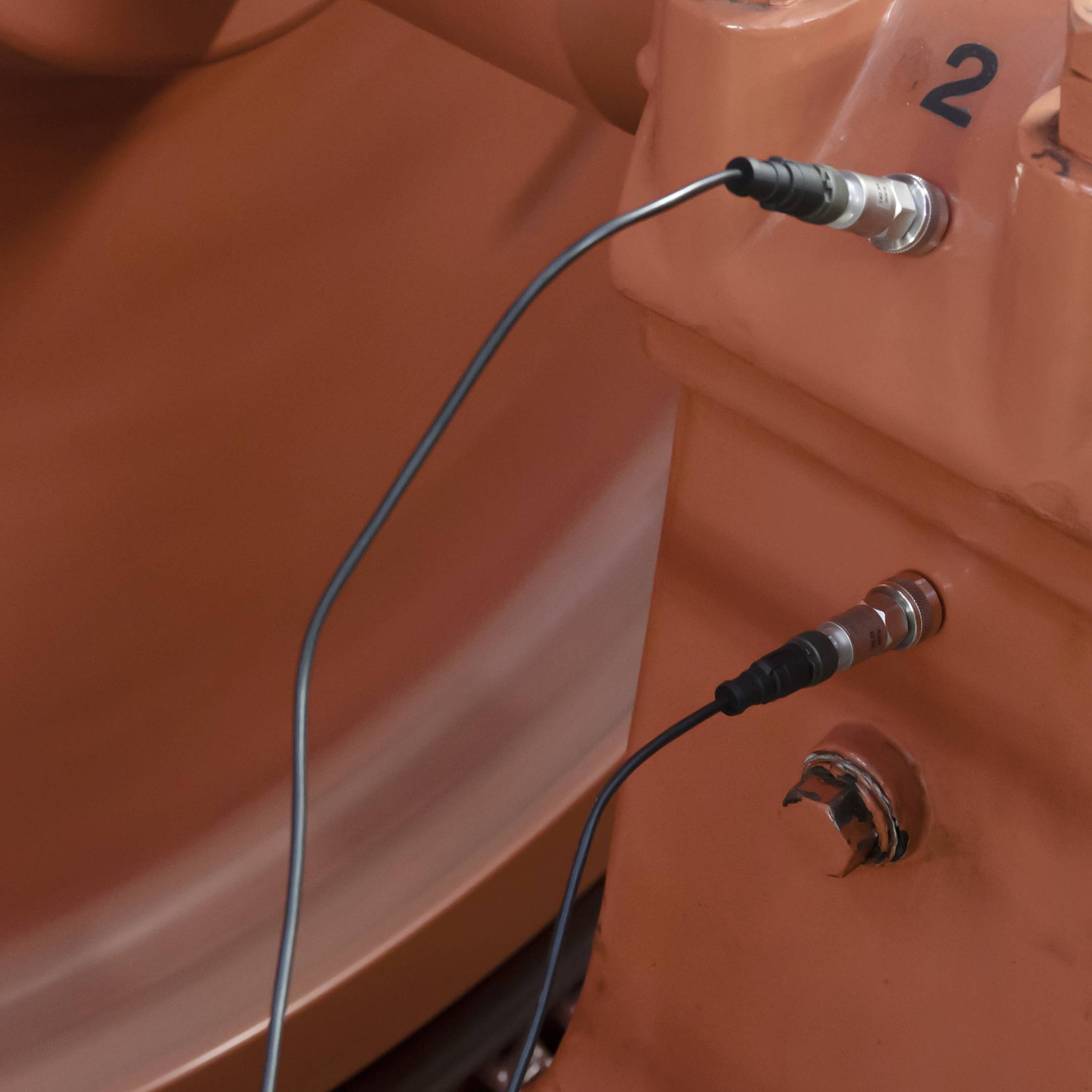PCE Instruments Vibrationsmessgerät PCE-VM 400B |4-Kanal |m/s²| mm/s |µm |U/min |ISO10816 |Auswuchtfunktion |2 Sensoren