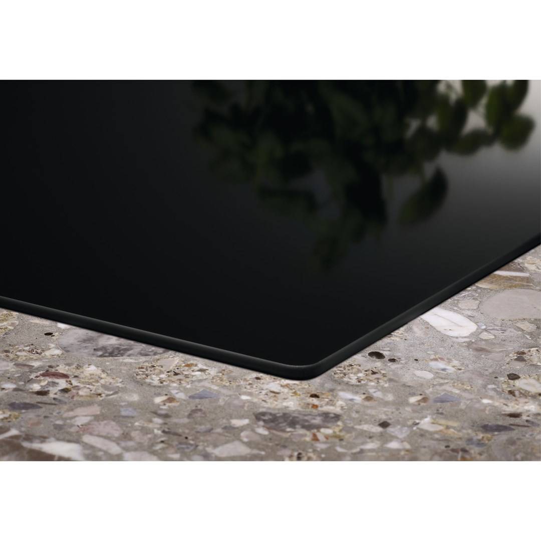 LIT30230C induction hob