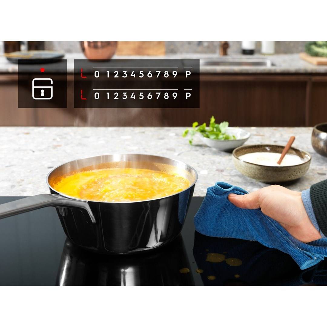 LIT30230C induction hob