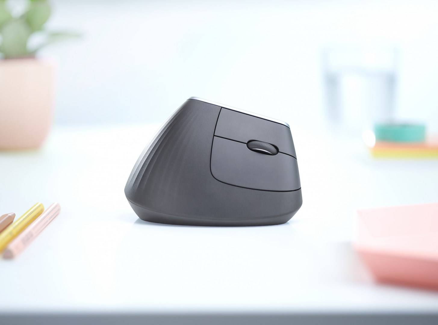 Logitech MX Vertical Ergonomische Maus Bluetooth®, Funk Optisch Schwarz, Silber 4 Tasten 4000 dpi Ergonomisch