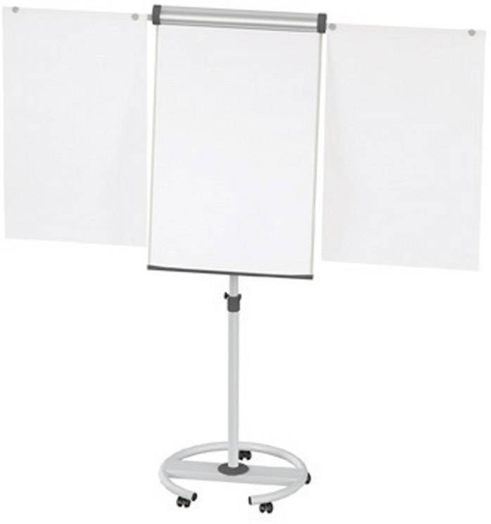 Ein dreiteiliges Flipchart auf einem rollbaren Ständer, mit zwei seitlichen Erweiterungsarmen für zusätzliche Präsentationsfläche.