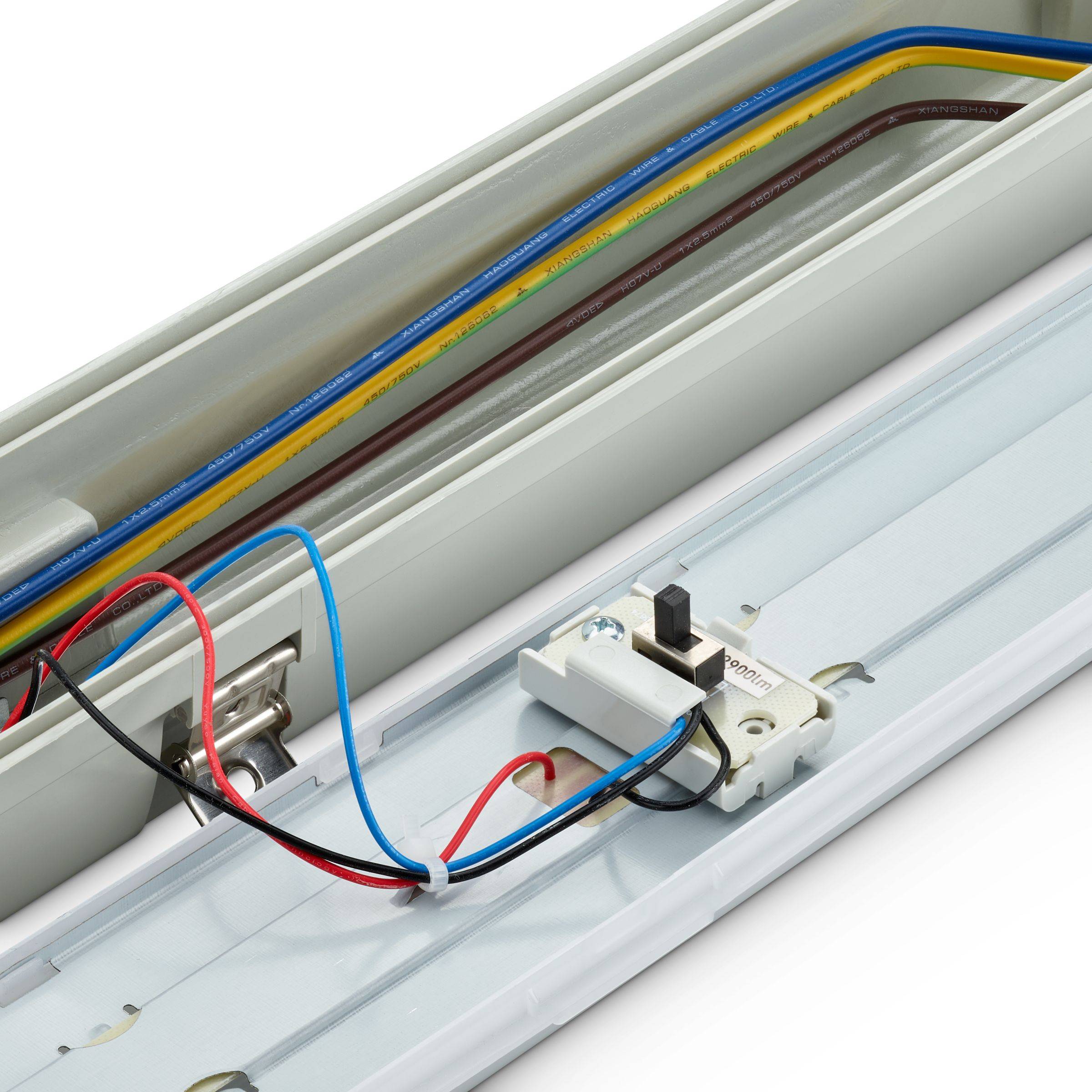 PHIL Ledinaire FR-Leuchte WT065C PC IP65 L=1500mm 30/53W 4100/6800lm 4000K Techn.Licht/Wohnraum