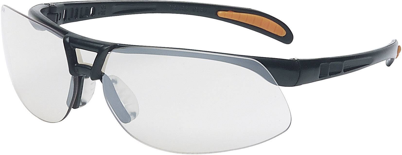 Eine schlichte Schutzbrille mit klaren Gläsern und schwarzem Rahmen. Die Bügel sind teilweise orange eingefärbt.