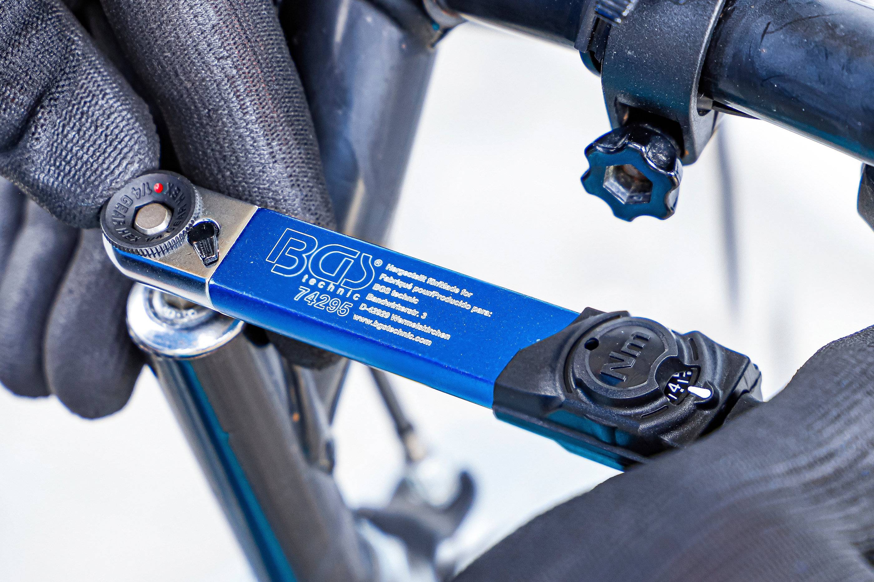 BGS 74295 Drehmomentschlüssel 1/4" 2-10 Nm 9-tlg. mit Bit-Satz