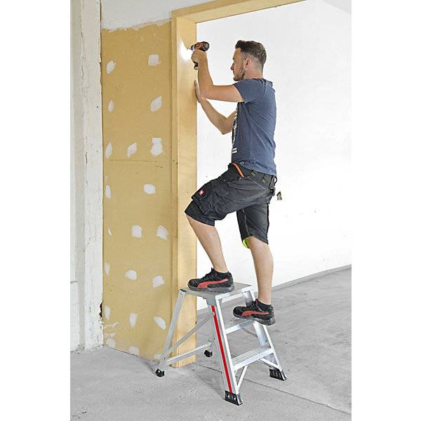 Alu-Klapptritt einseitig begehbar 3 Stufen Standhöhe 620 mm. HYMER 497772 49