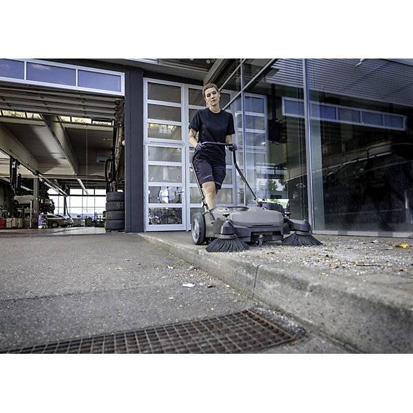 Kehrmaschine KM 70/20 C 2SB Kehrleistung 3920 m²/h Behältervolumen 45 l. Kärcher 985196 49