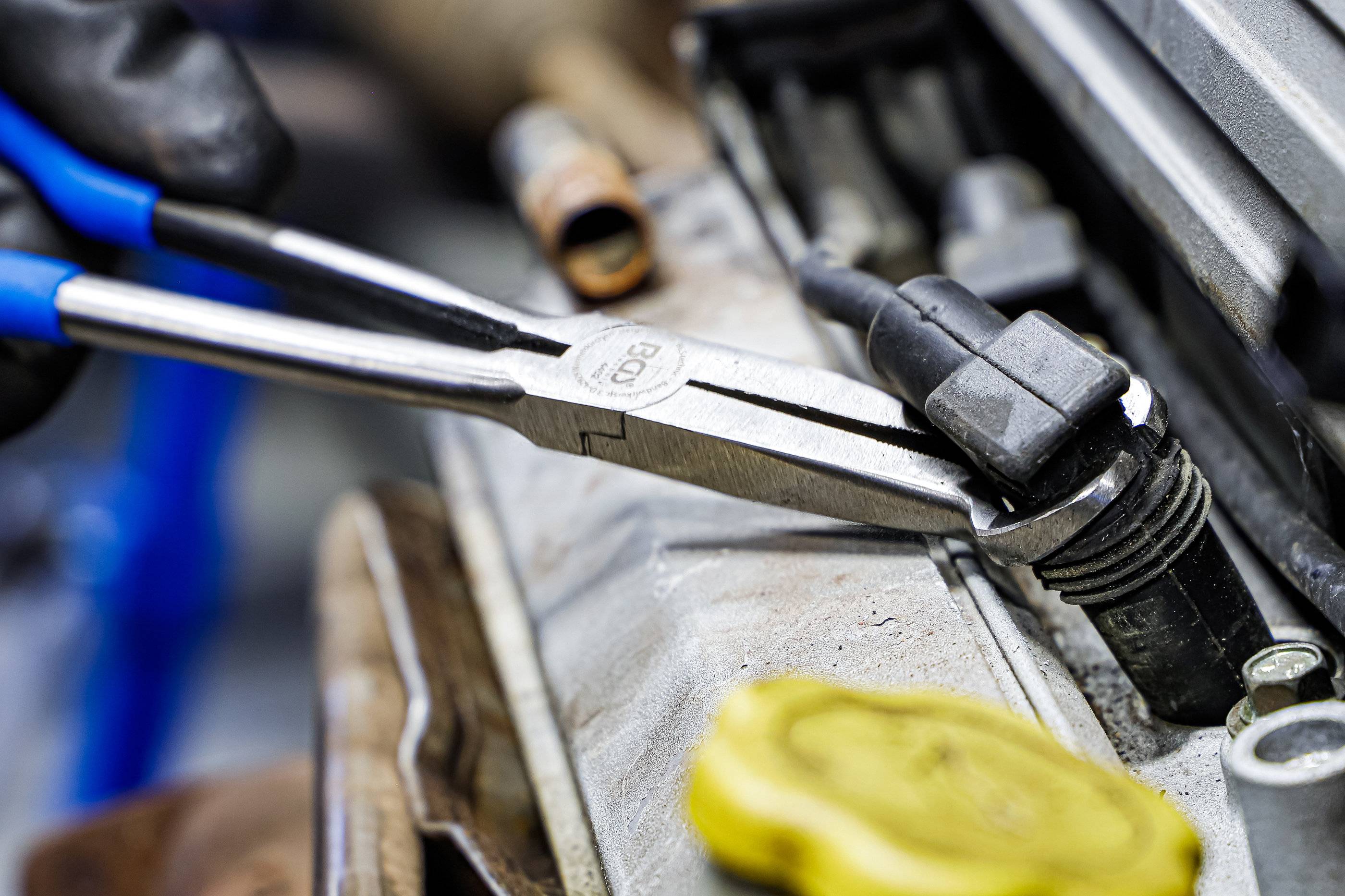 BGS Langbeck-/ Flach- und Zündkerzen-Stecker-Zangen-Satz extra lang 9tlg. - 4401