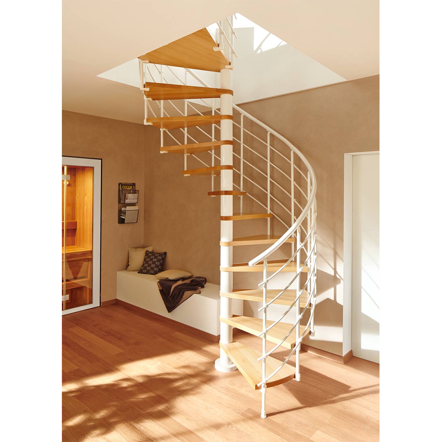 Dolle Spindeltreppe Oslo Ø140cm mit 252-276cm Geschosshöhe 11 Stufen 1 Podest Eiche lackiert Gelä
