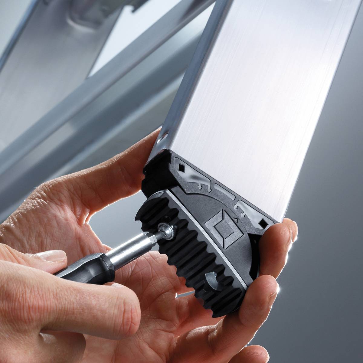 Munk nivello®-Fußplatte Standard für Holmhöhe 85/98 mm