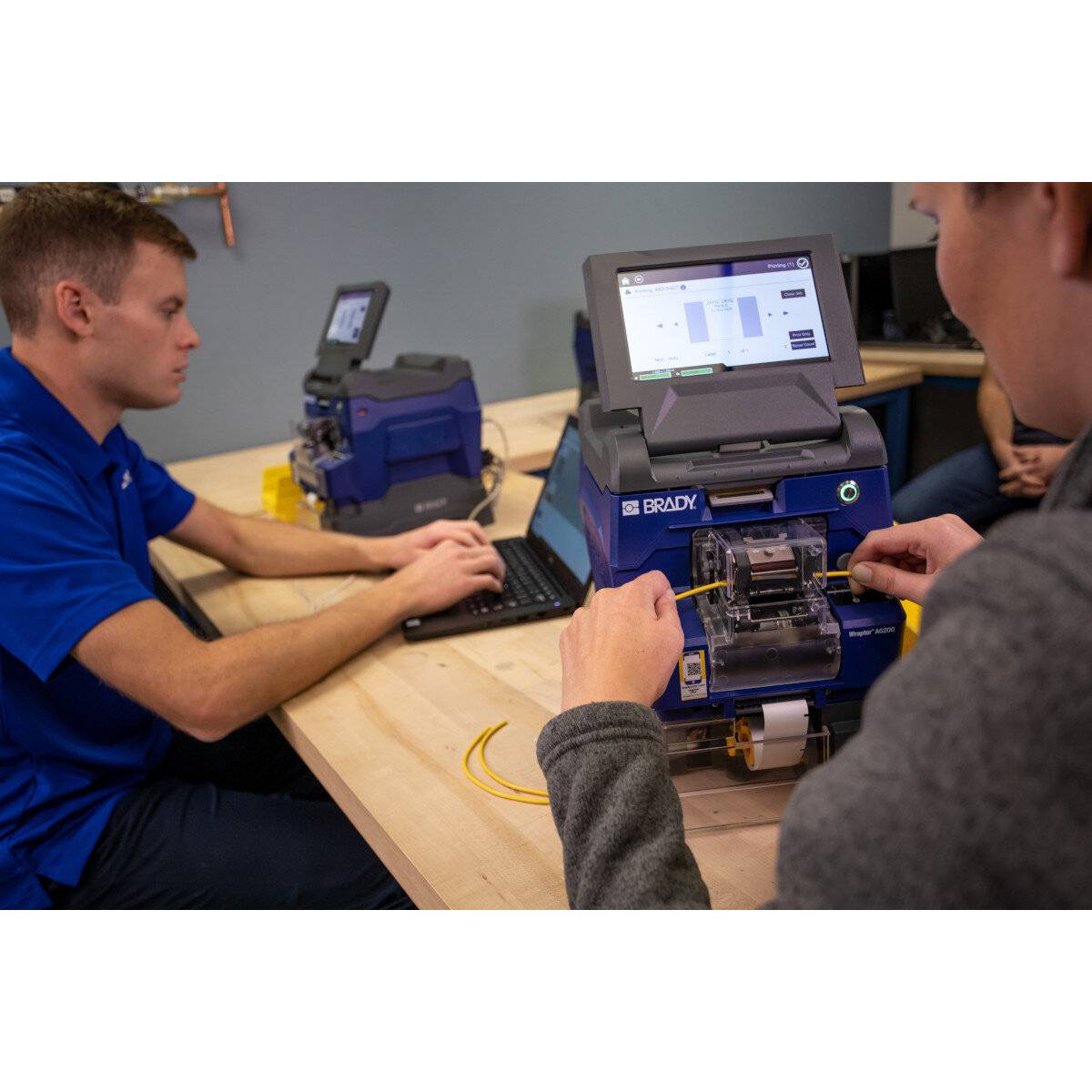 A6200 Vinyletiketten • 25.40 mm x 38.10 mm • Weiß, Transparent • B-427