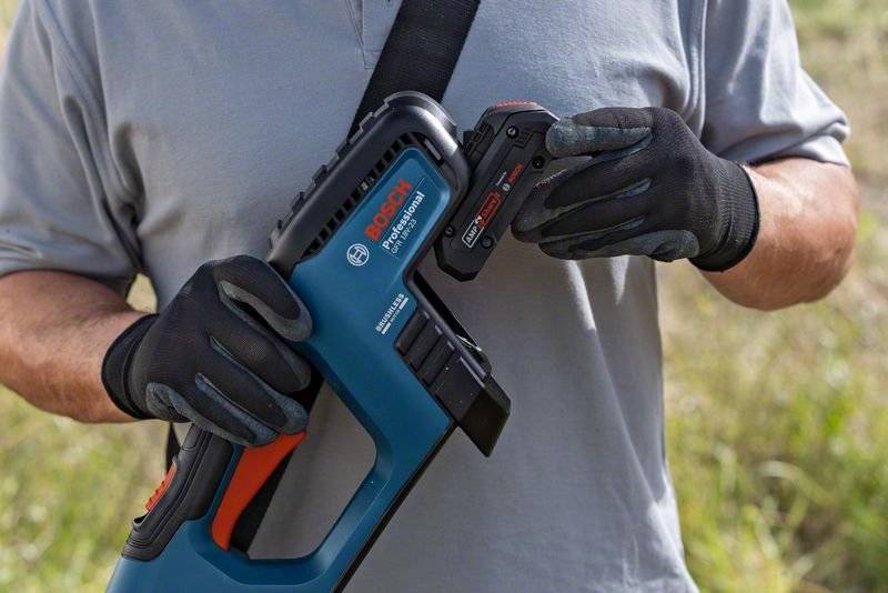 Bosch Professional GFR 18V-23 (solo, C) Akku Freischneider ohne Akku, ohne Ladegerät 18V Schnittbreite (max.): 33mm