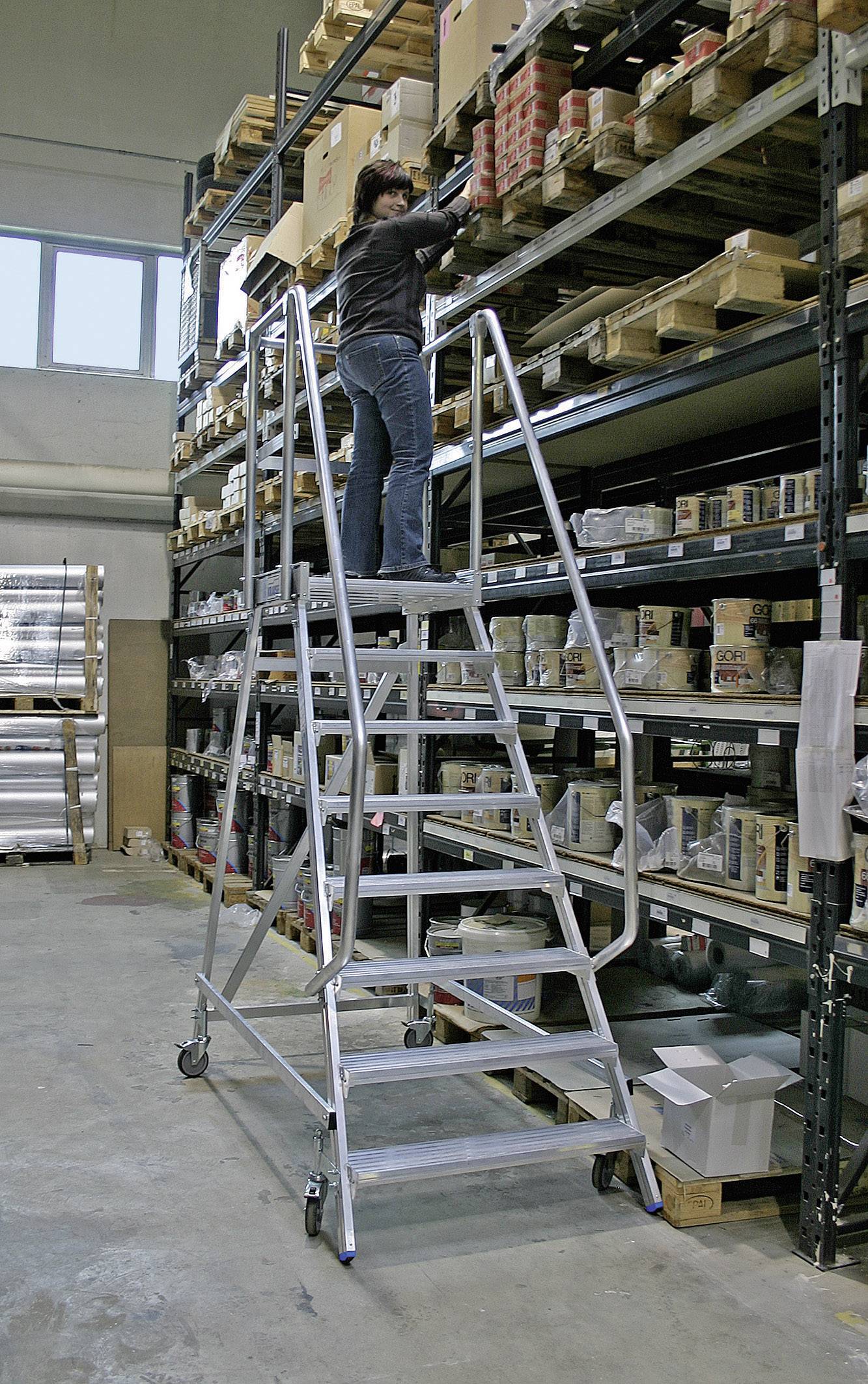 Krause 820174 Aluminium Podestleiter fahrbar Arbeitshöhe (max.): 3.65 m Silber DIN EN 131, BGI 637, BGI 694, BGV-D 36 51.4 kg