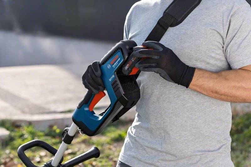 Bosch GRT 18V-33 PROFESSIONAL, Rasentrimmer, 33 cm, Nylonschnur, D-Schlaufengriff, 2,4 mm, 6400 RPM