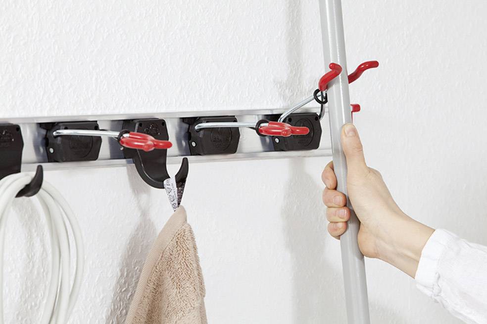 Bruns Gerätehalterleiste 4 Halter + 2 Haken 60457 0.5 m