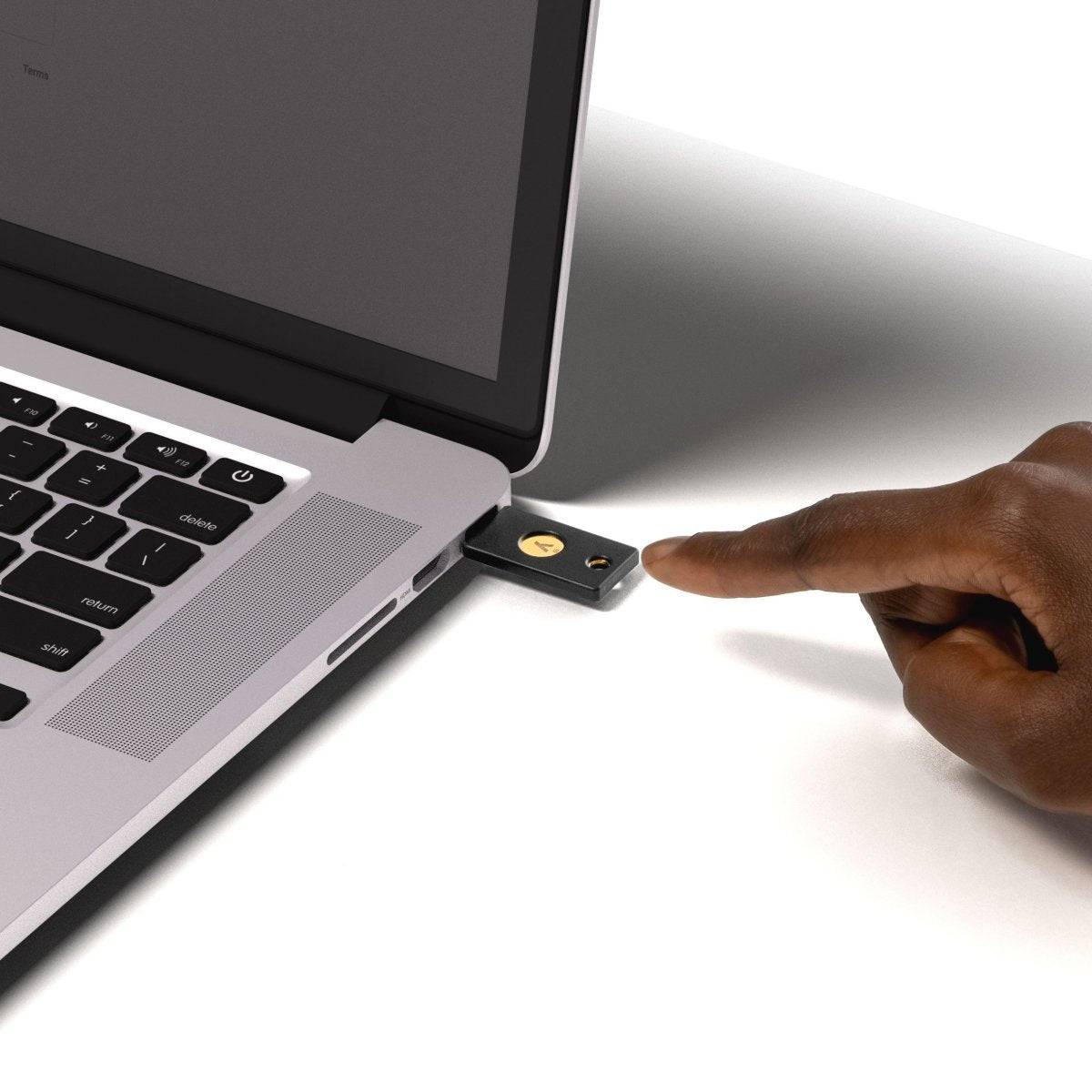YubiKey 5 NFC FIPS Hardware-Token