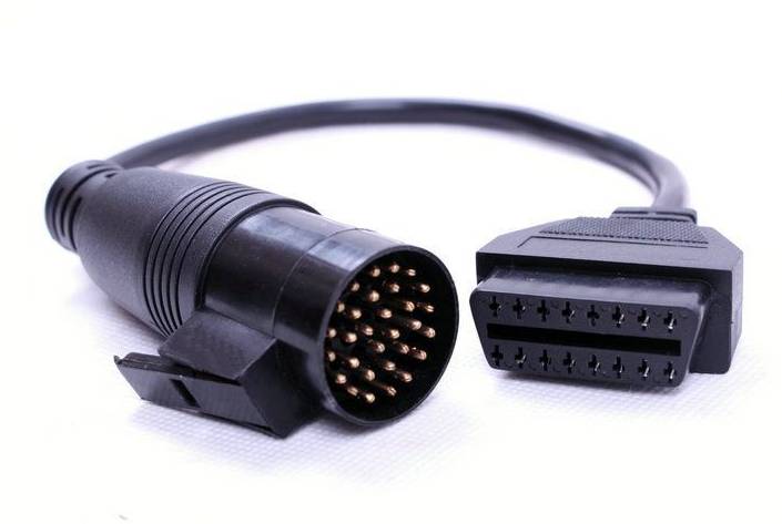 Adapter Iveco Truck 30-Pin auf OBD2 Female