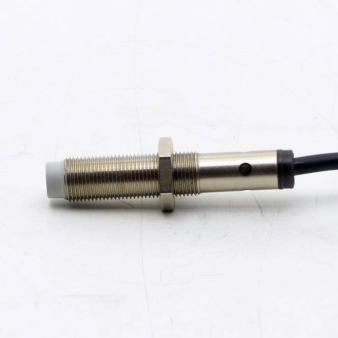 BALLUFF Sensor Induktiv (BAW M12F2-UAC40F-BP00,5-GS04)