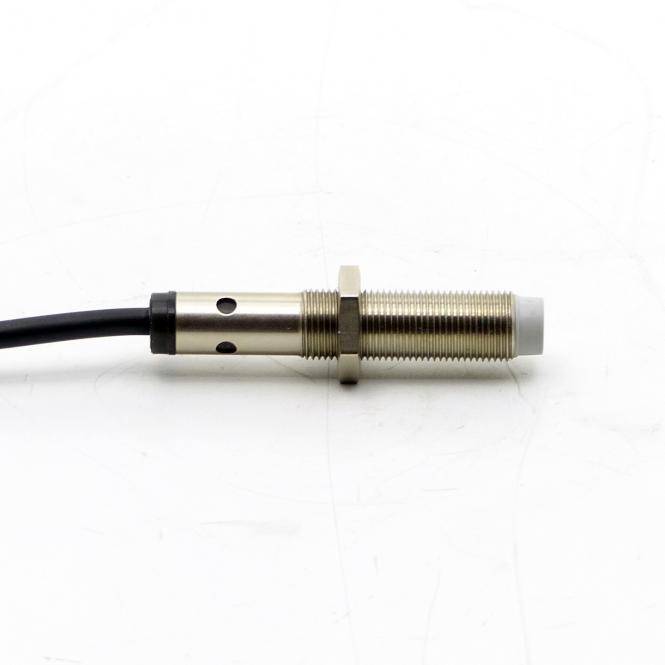 BALLUFF Sensor Induktiv (BAW M12F2-UAC40F-BP00,5-GS04)