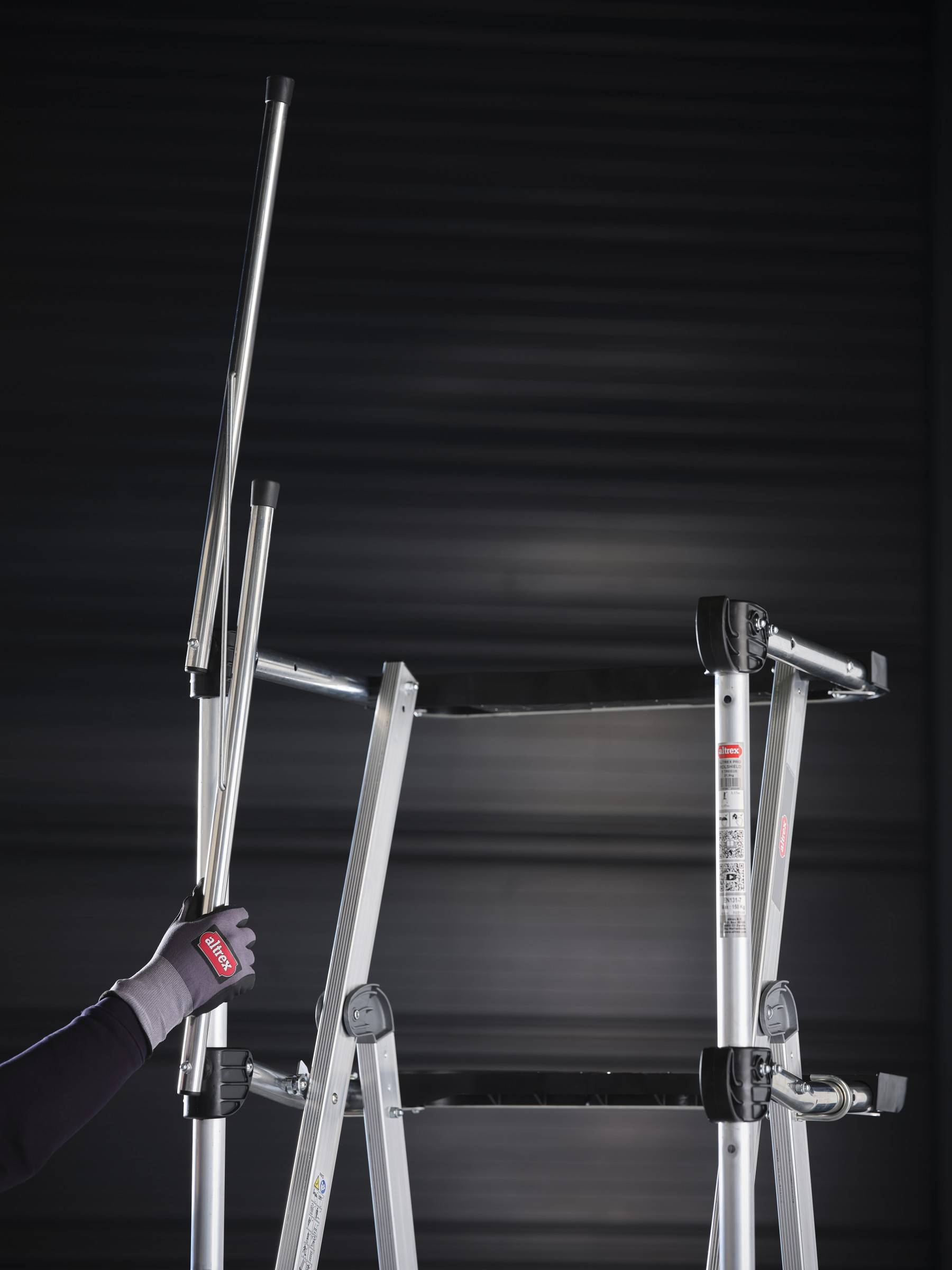 Altrex RolShield Plattformleiter 4 Stufen