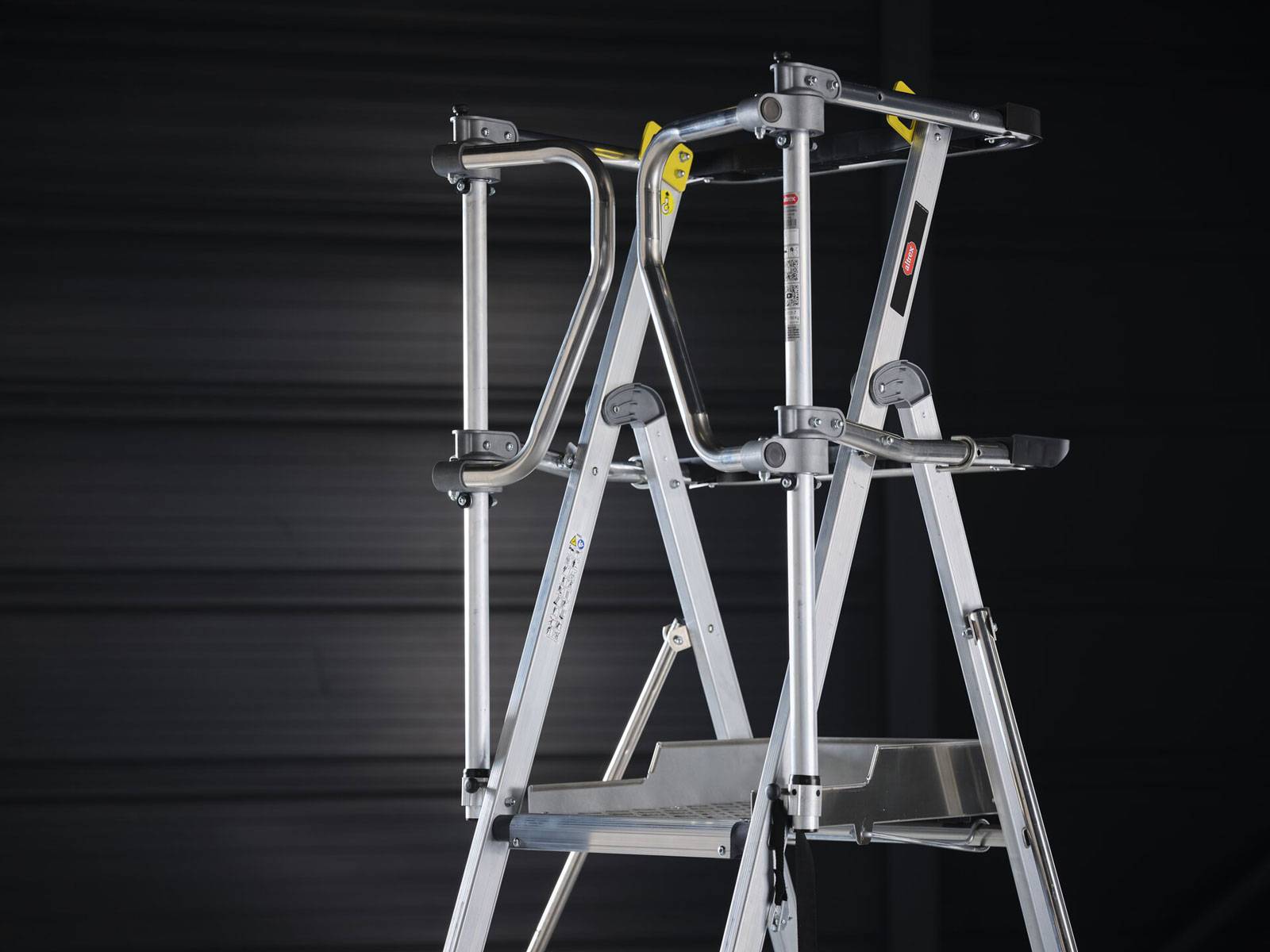 Altrex RolGuard Teleskop Plattformleiter Compact 5/7 Stufen