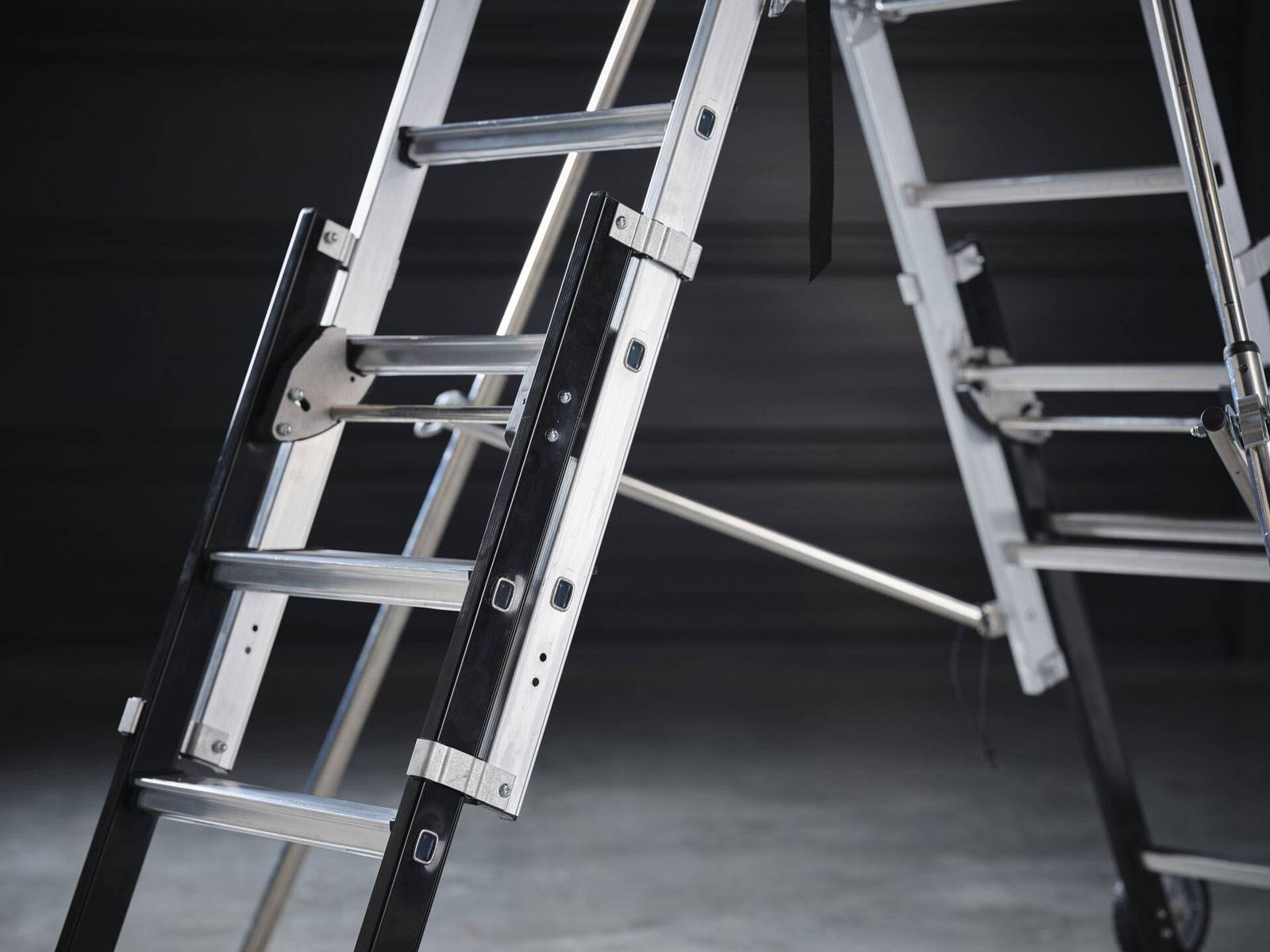 Altrex RolGuard Teleskop Plattformleiter Compact 5/7 Stufen