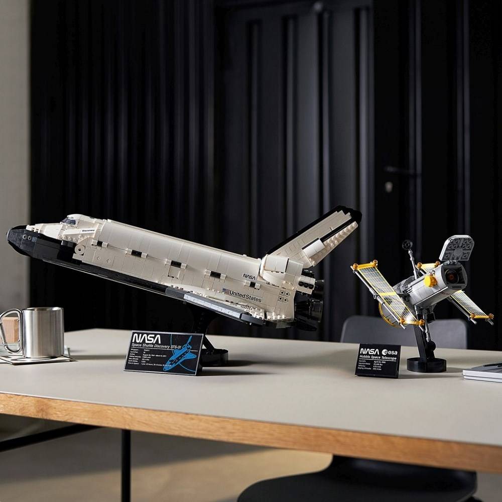 LEGO ICONS NASA Space Shuttle Discovery Home & Living Spielwaren Kreativ- & Lernspielzeug