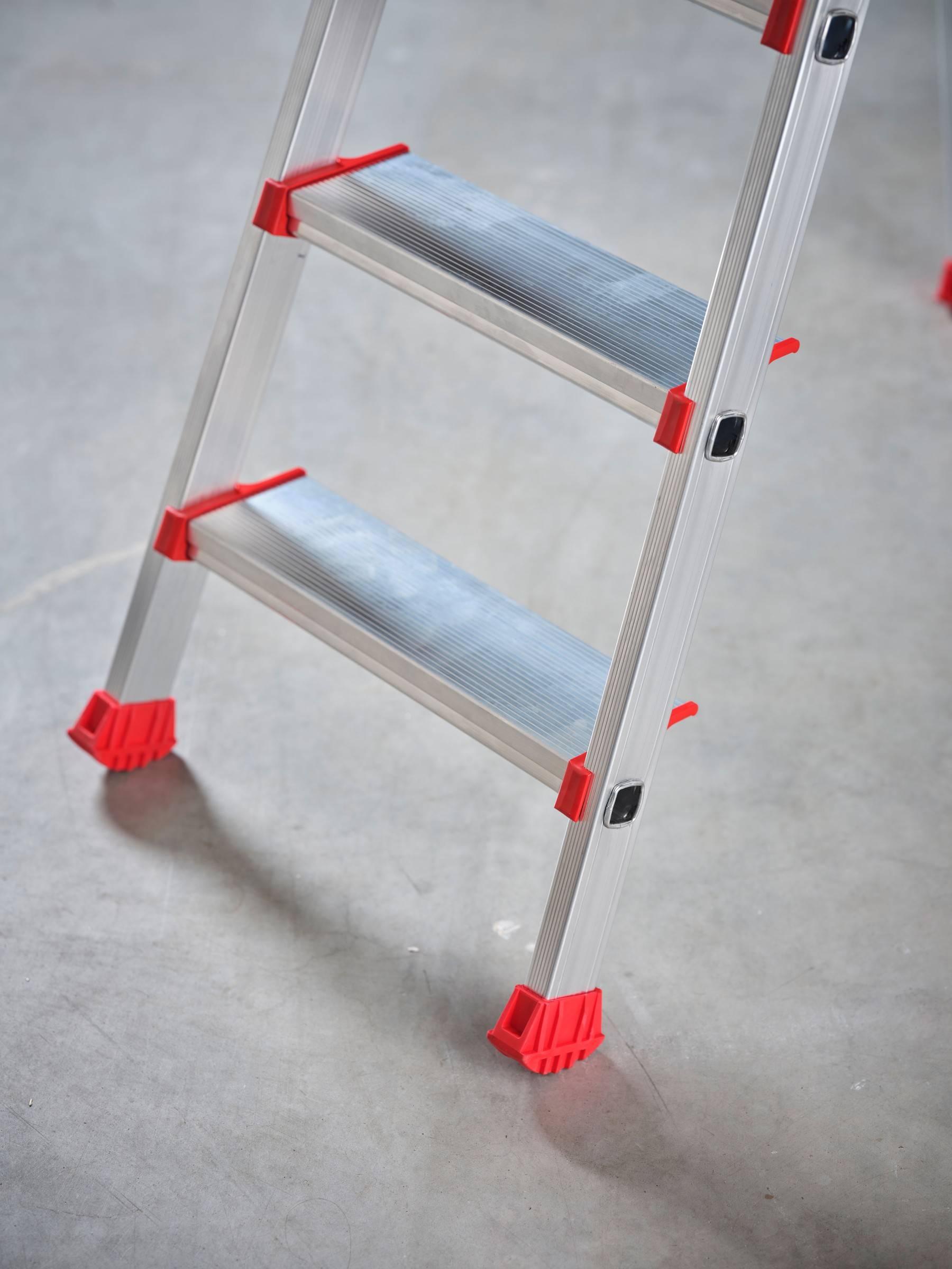 Altrex Nimba Stufenstehleiter einseitig begehbar 5 Stufen