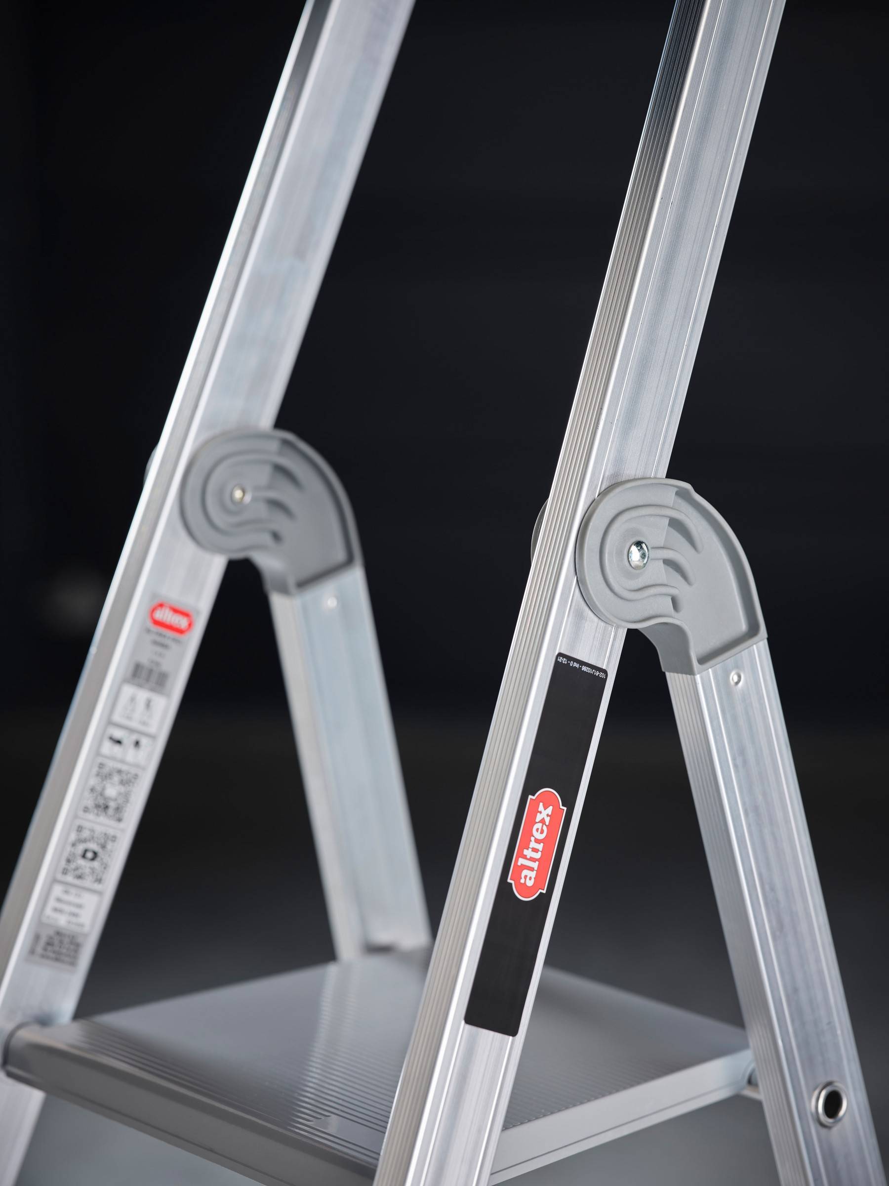 Altrex Nimba Stufenstehleiter einseitig begehbar 5 Stufen