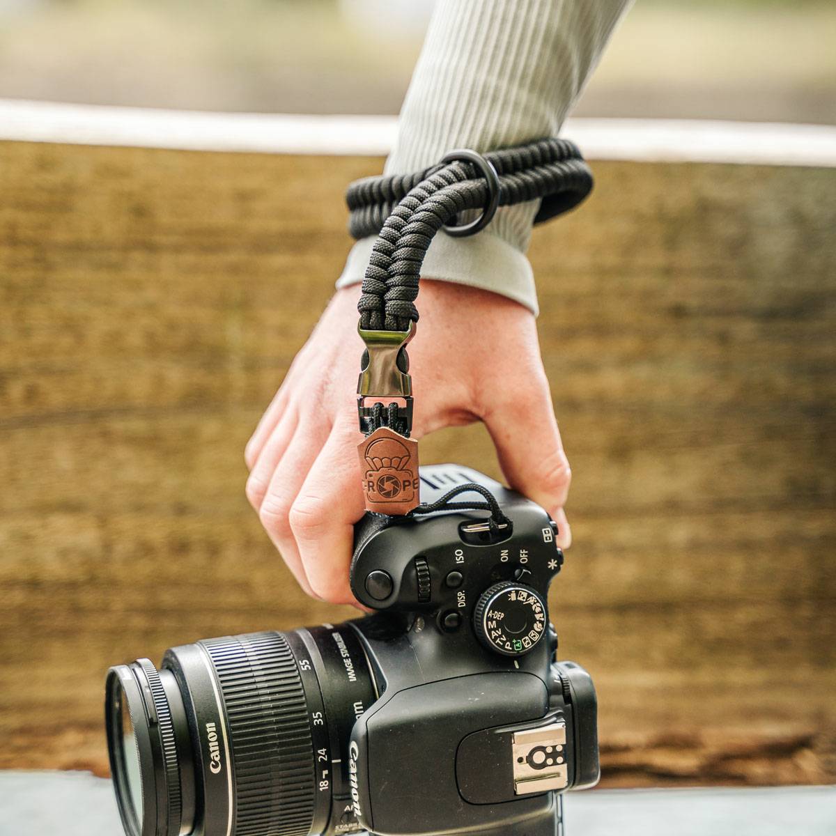 C-ROPE Kamera Handschlaufe Claw aus Paracord Olive retail