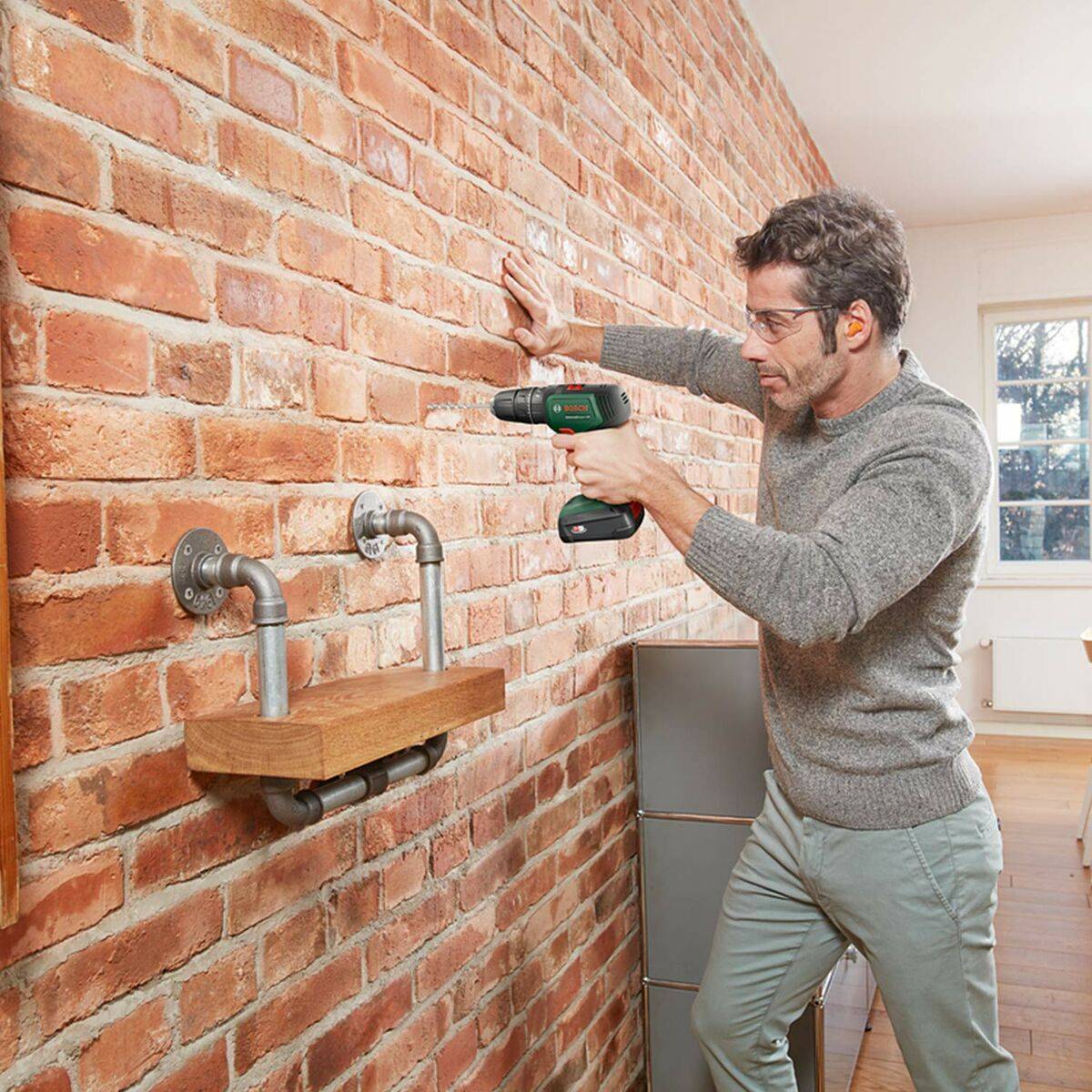Bosch Home and Garden UniversalImpact 18V -Akku-Schlagbohrschrauber inkl. 2. Akku, inkl. Ladegerät, inkl. Koffer