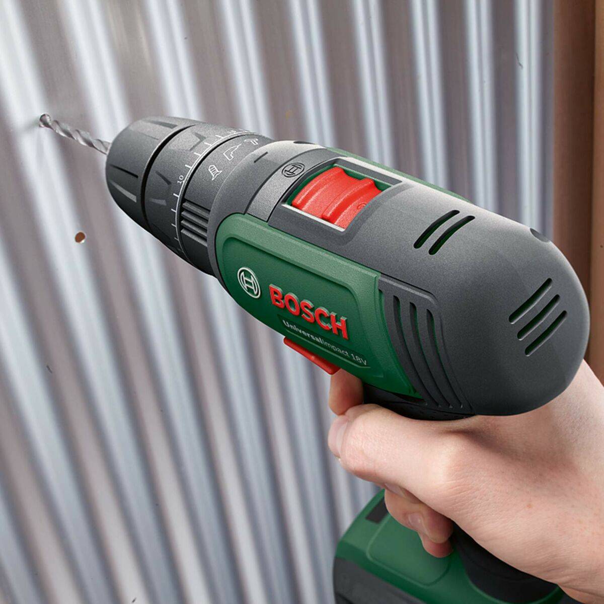 Bosch Home and Garden UniversalImpact 18V -Akku-Schlagbohrschrauber inkl. 2. Akku, inkl. Ladegerät, inkl. Koffer