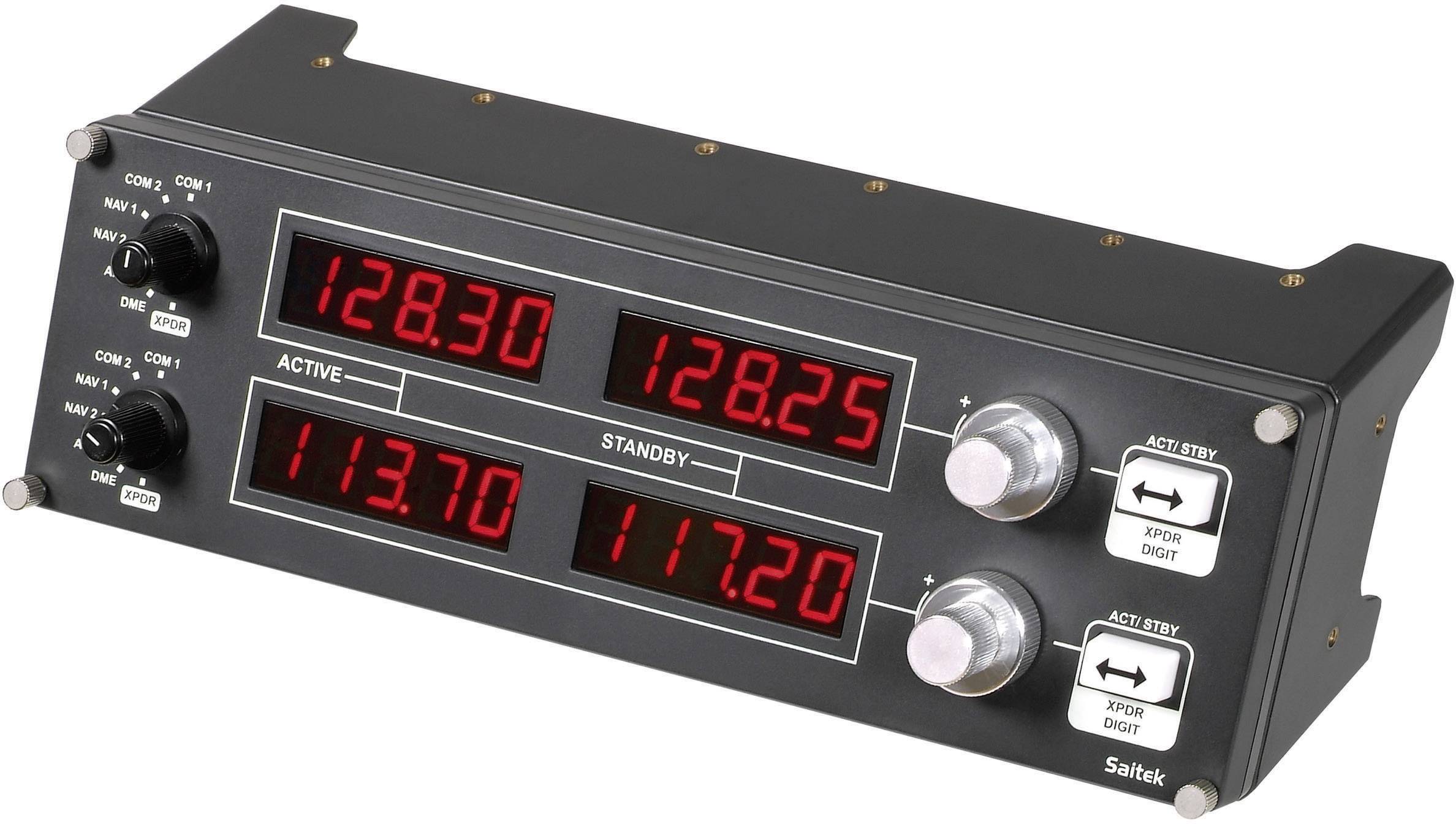 Flugzeug-Funkgerät von Saitek mit zwei digitalen Anzeigen; aktive und Standby-Frequenzen für Com1 und Nav1, Drehknöpfe zur Einstellung.