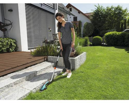 GARDENA 09859-20 Teleskop-Fahrstock fahrbar Passend für (Modell Grasscheren) GARDENA ClassicCut Li, GARDENA ComfortCut Li