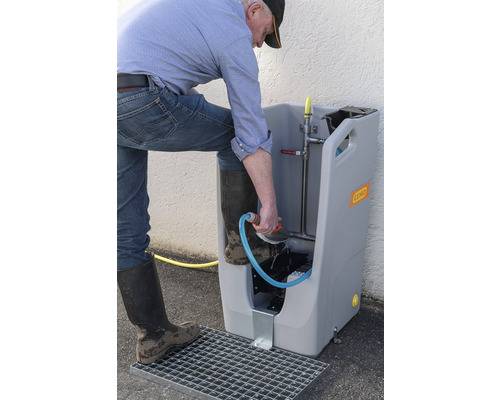 CEMO Stiefelreiniger Premium aus hochwertigem PE mit integrierter Sammelwanne