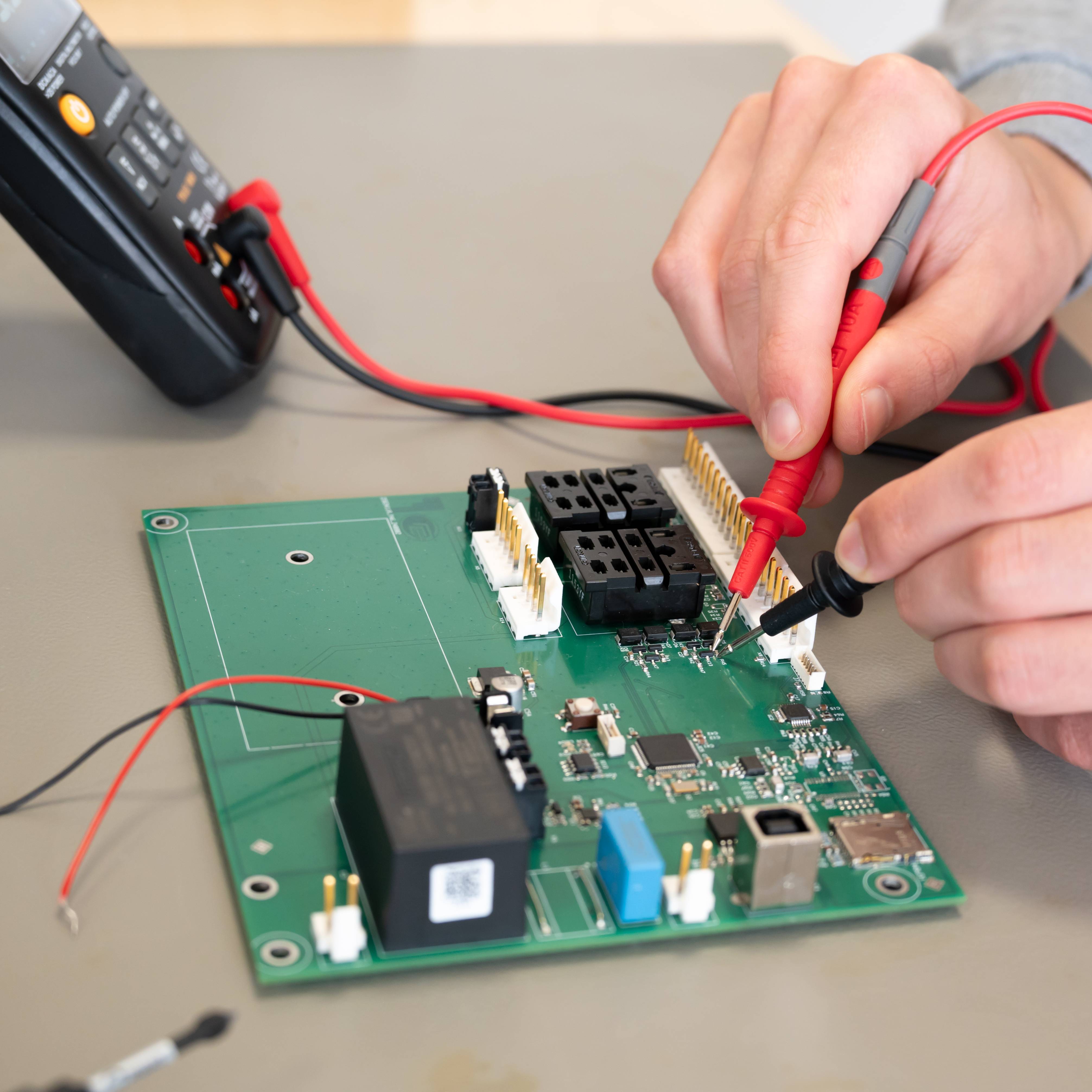 PCE Instruments Digitalmultimeter PCE-DM 7 True RMS Temperaturmessung |automatisch |manuell |Bargra