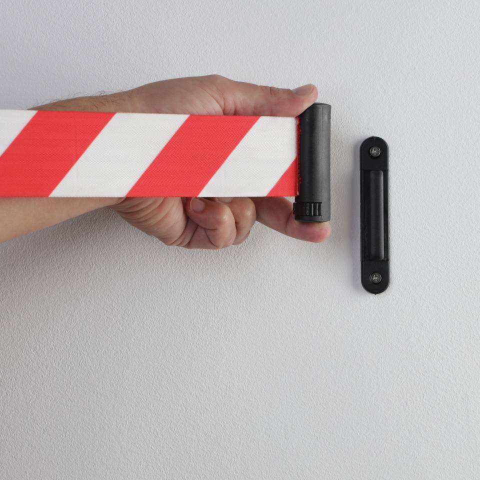 K.57 Wandclip, für Gurtendstück, schwarz, Kunststoff