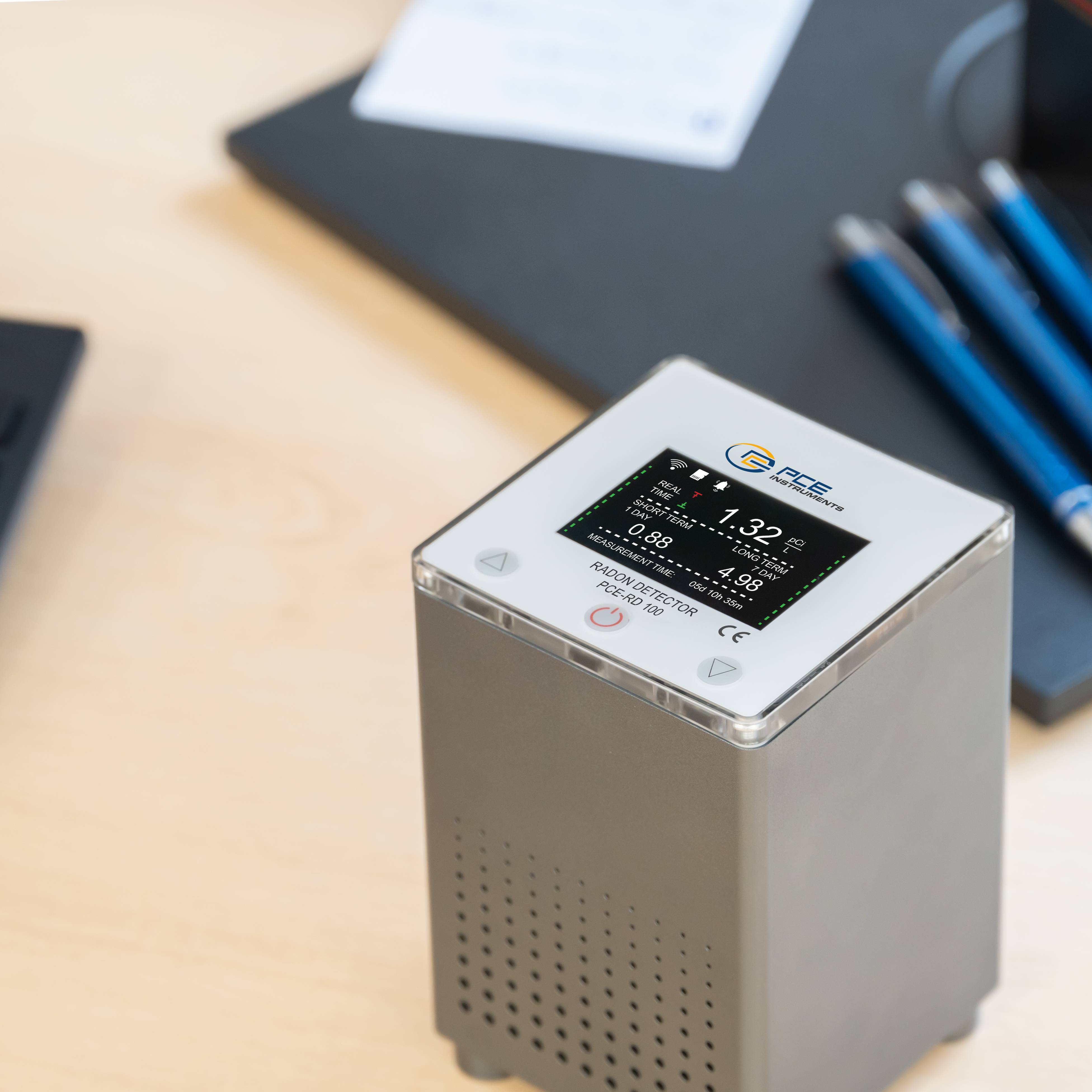 PCE Instruments Strahlenmessgerät PCE-RD 100 Radon Detektor für Innenräume |0,1 ... 99,9 pCi/L |3700 Bq/m³ |App |WiFi