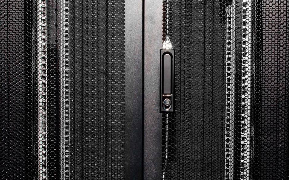Danicom - 42 HE 19” Serverschrank, mit perforierten Türen (BxTxH) 800 x 1200 x 2000mm
