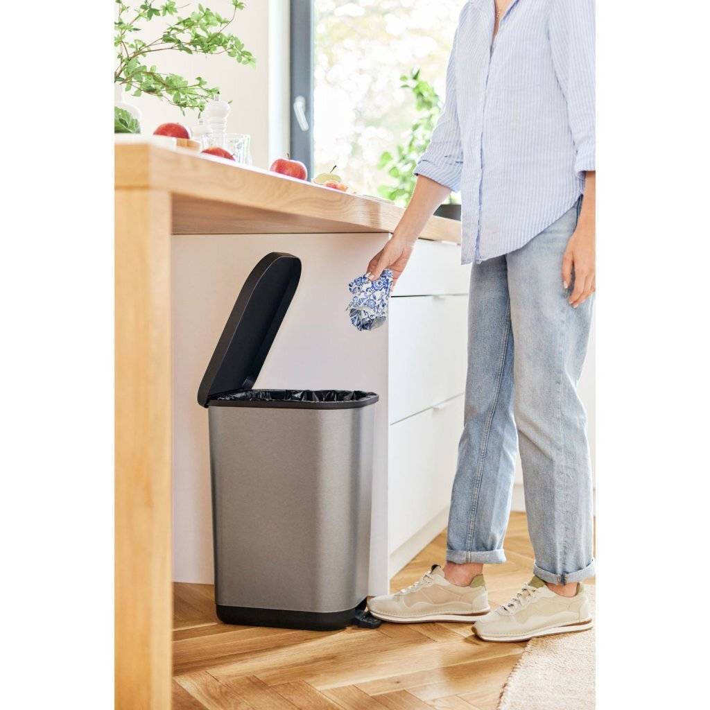 Rotho Treteimer Ribo 35l Silbermetallic