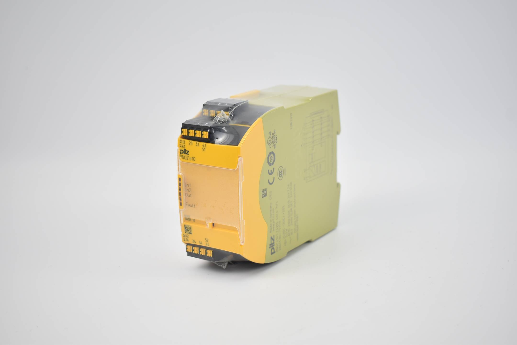 Pilz PNOZ s10 C Sicherheitsrelais, 24V dc, 2-Kanal, 4 Sicherheitskontakte Erweiterungsmodul, 1 Hilfsschalter, 4 ISO