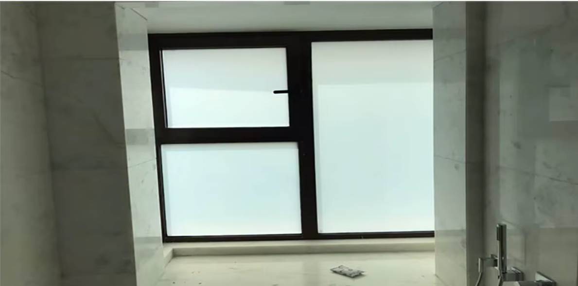 SMARTswitchFOLIE Schaltbar für Glas, Sichtschutz auf Knopfdruck Maß ca. 1000 x 2000 mm