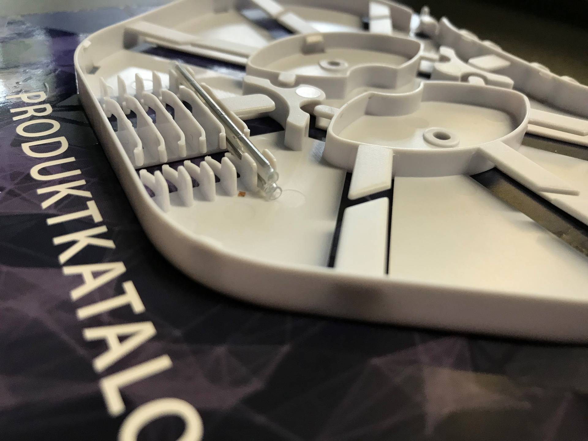 FTTH IP65 Anschlussbox für 48 Fasern,24 Kupplungen -- und Faserüberlängenaufnahme Glasfaser