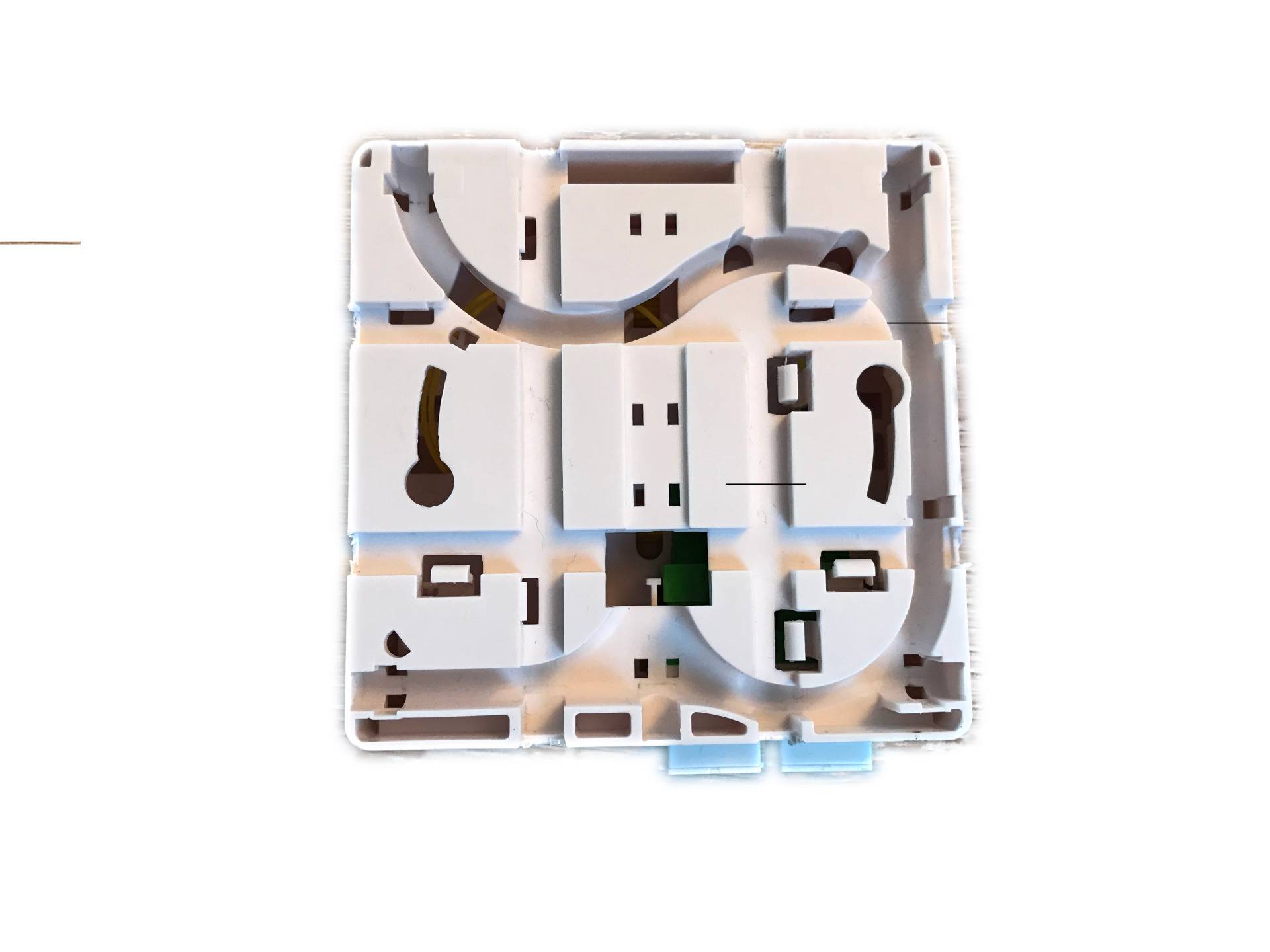 EFB-Elektronik FTTH-BOX-IN-6, FTTH Box für 4 Kupplungen SC-S oder LC-D 80x80 mit Kabelführung, Crimpversion