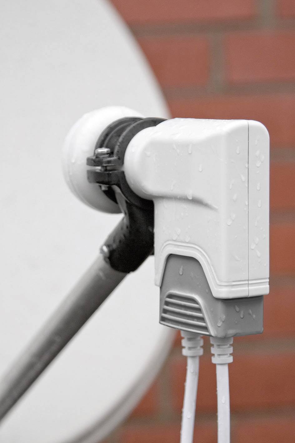 Goobay 67273 Universal Octo LNB für 8x Teilnehmer UHD 8K vergoldete F-Buchsen wasserdicht SAT LNB digital DVB-S2 & DVB-S