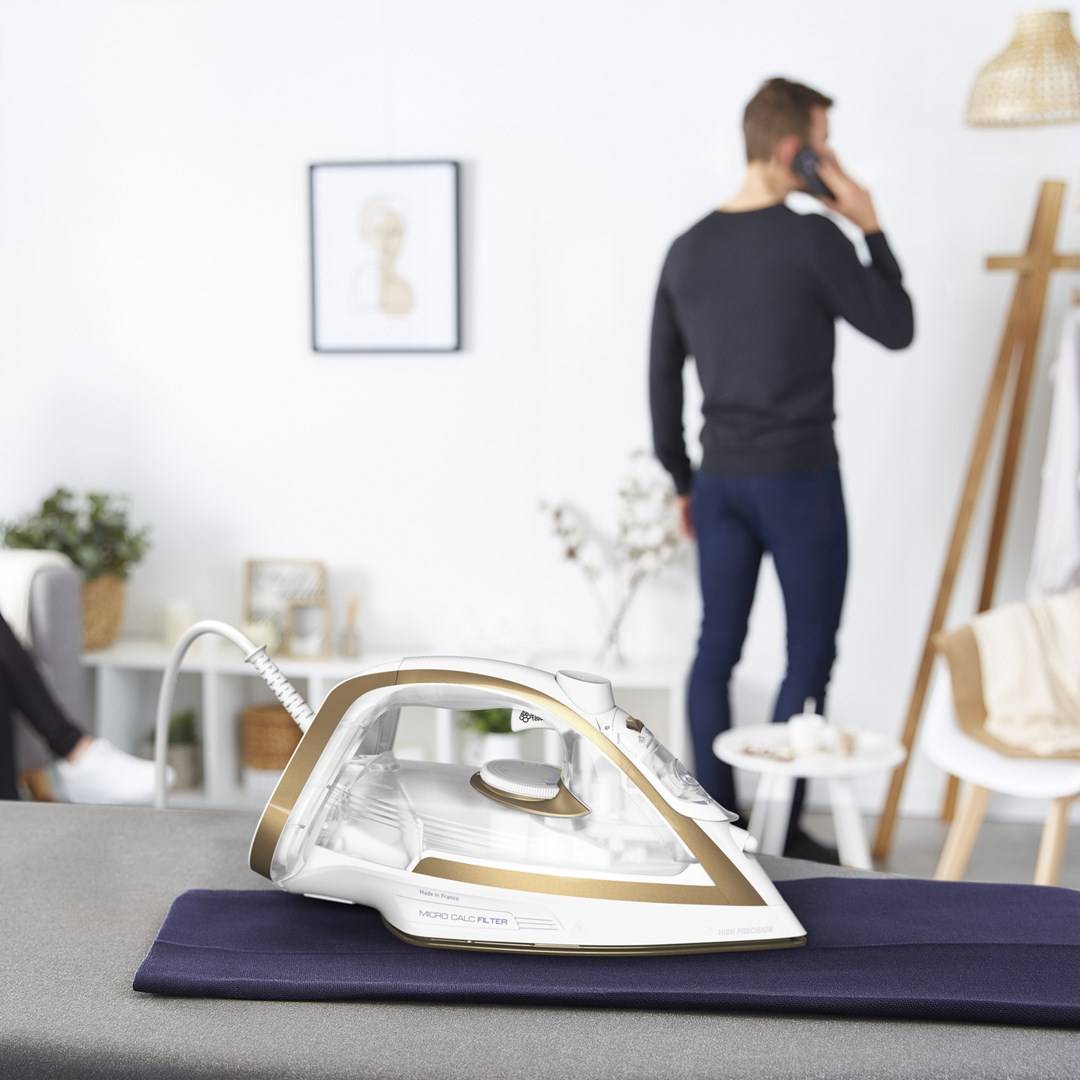 Puregliss FV8042E0 - Dampfbügeleisen mit