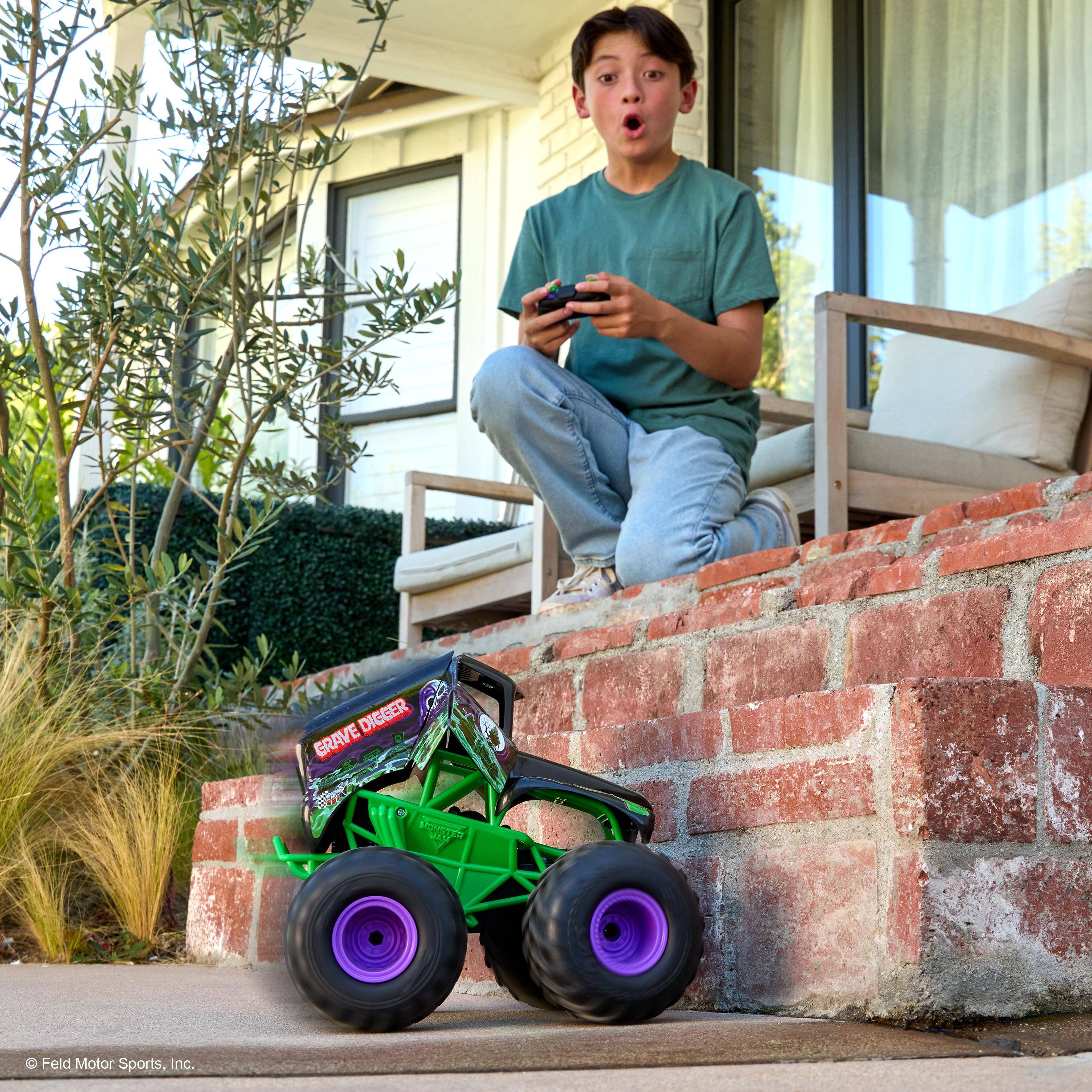 Spin Master Monster Jam - Smash 'n Bash Grave Digger, ferngesteuerter Monstertruck, der sich beim