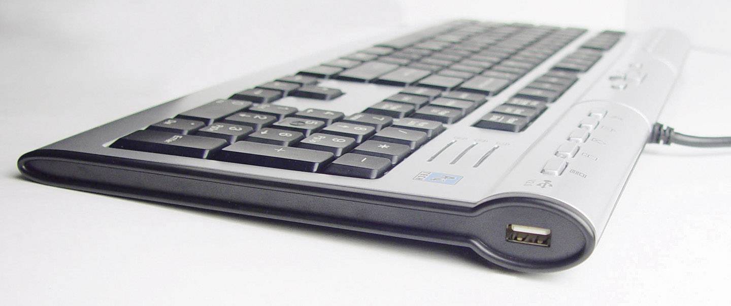 A4 Tech X-Slim USB Tastatur Deutsch, QWERTZ Silber USB-Anschluss, Audio-Anschluss