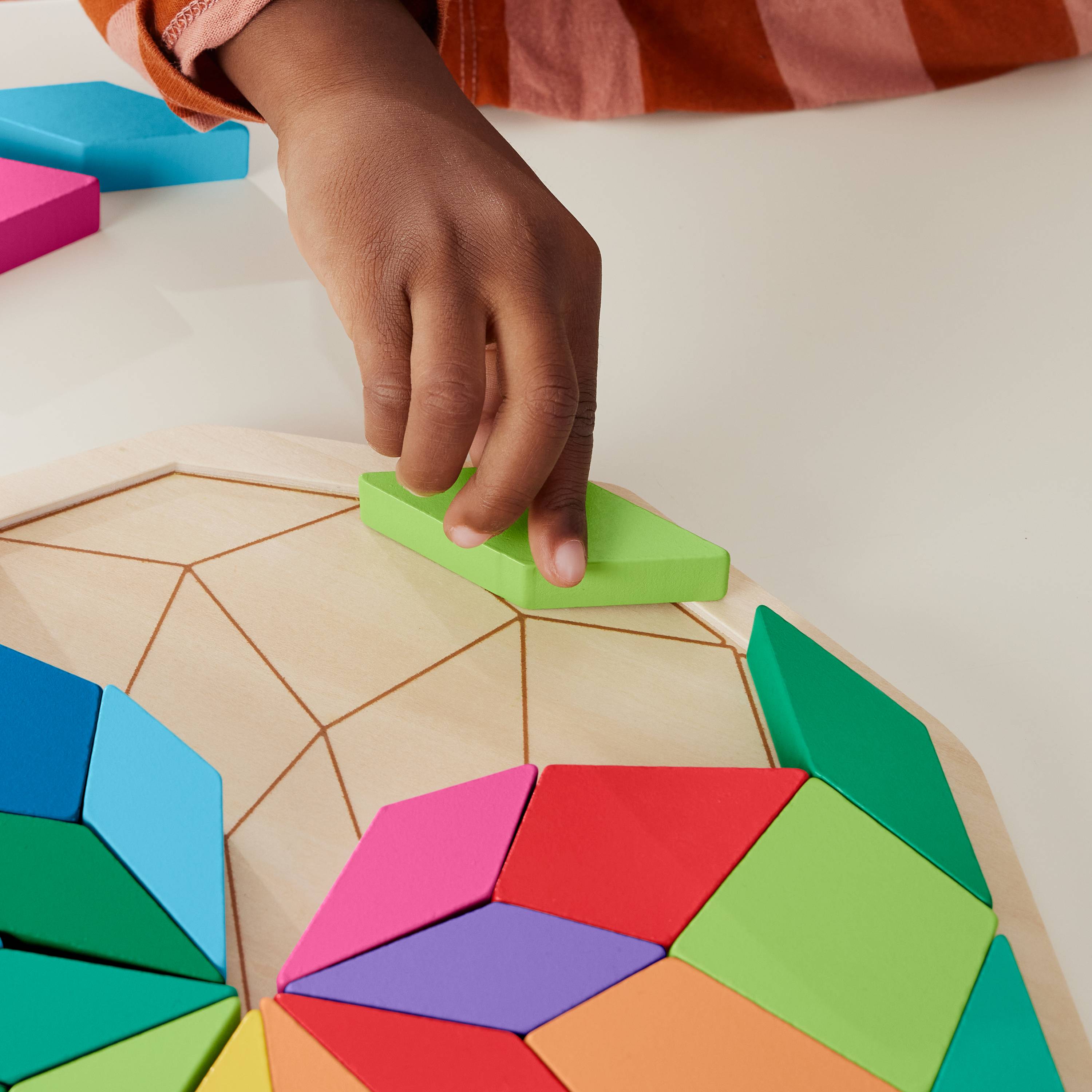 Mattel Mandalapuzzle aus Holz 40 Teile